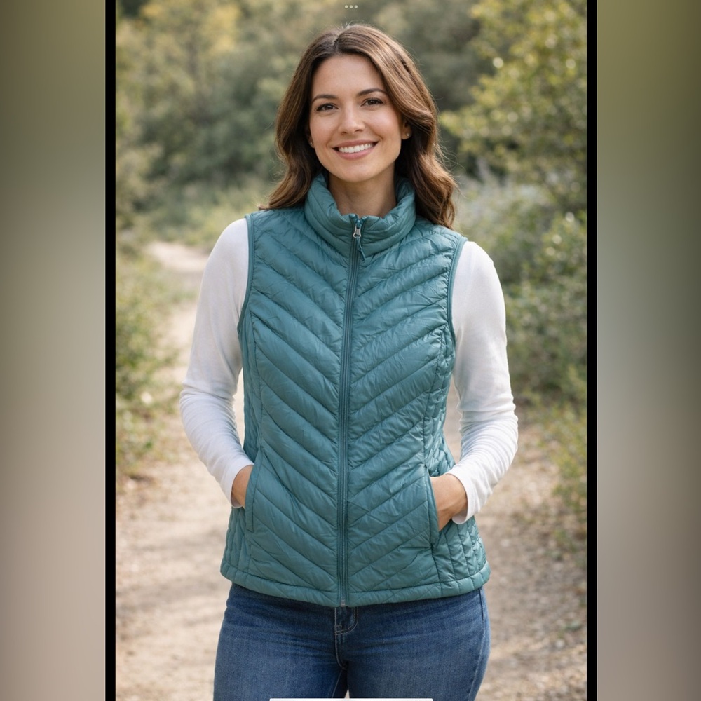 NEW 32 Degrees Women's Packable Puffer Vest Cold Green SIZE SMALL
